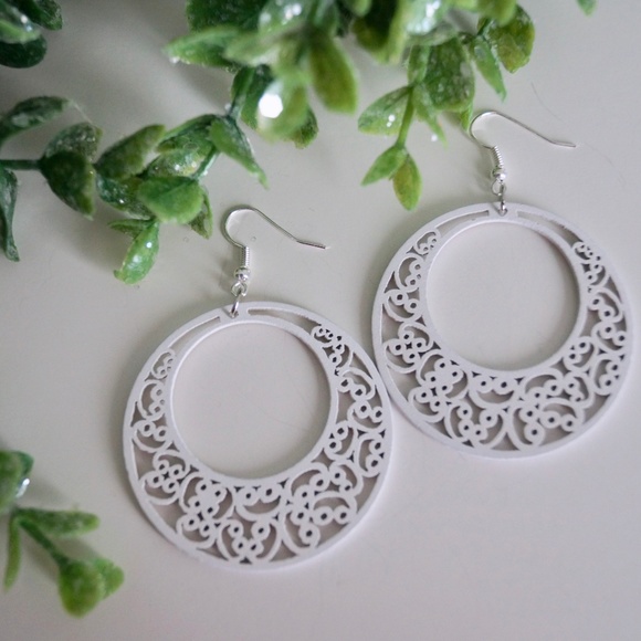 NEW Laser Cut Wooden Earrings - Picture 6 of 7